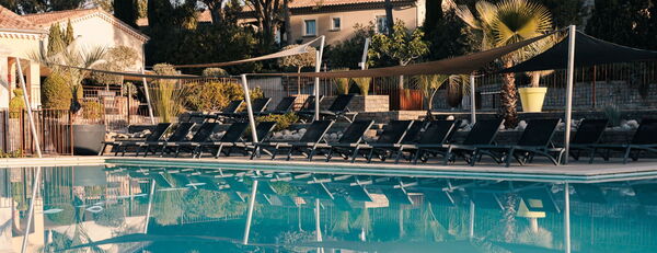 Piscine commune - du village de gîtes Les Villas du Vendoule